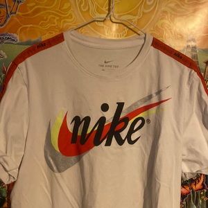 nike t shirt